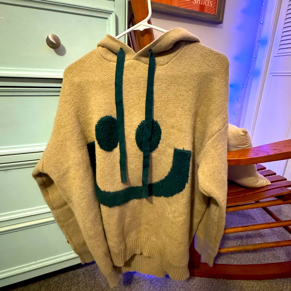SMILEY SWEATER CREW